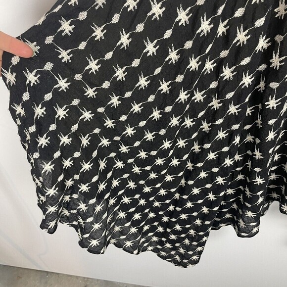 TAHARI Arthur S Levine Black Embroidered Handkerchief Hem Dress Size 16​​​​​ - Picture 7 of 9
